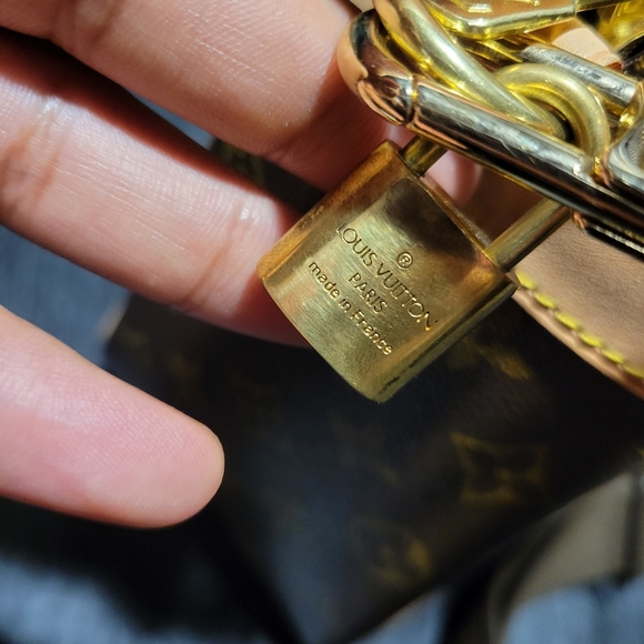 LV Monogram Voyage Briefcase - Picture 7 of 16